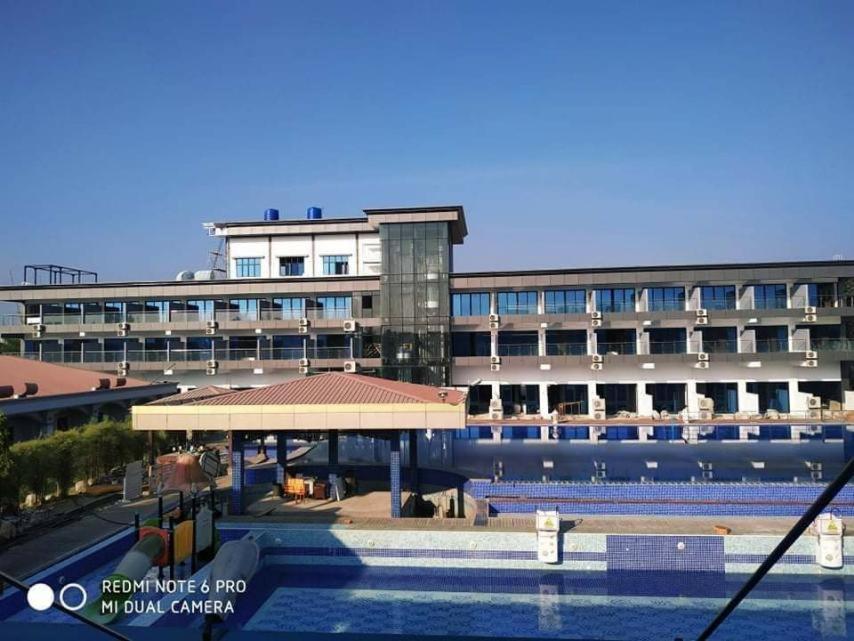Excel River View Rangoon Buitenkant foto