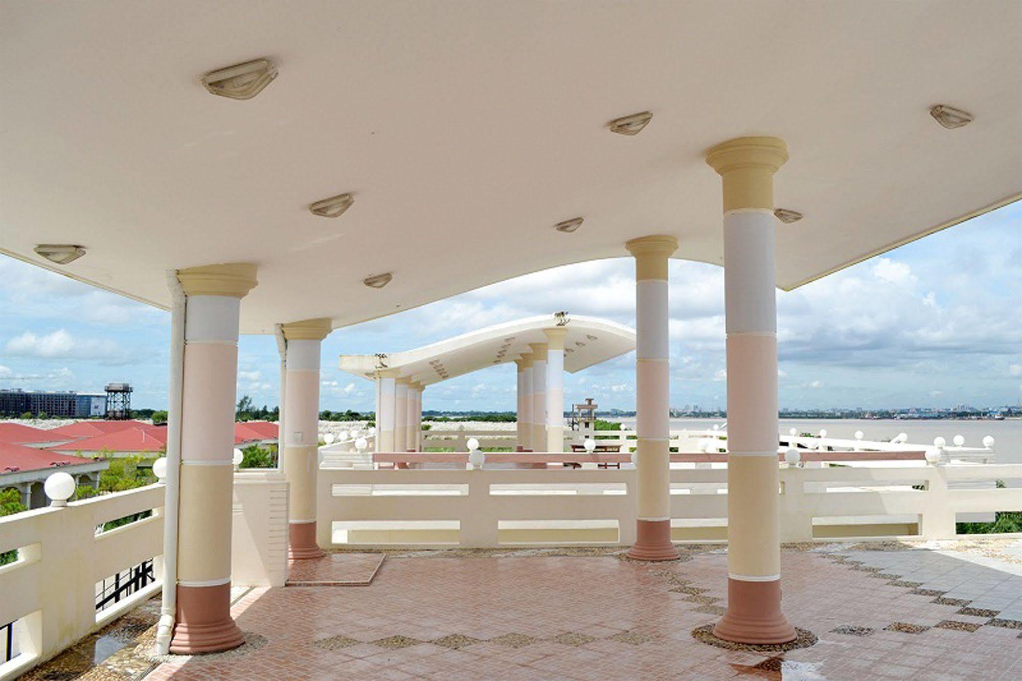 Excel River View Rangoon Buitenkant foto